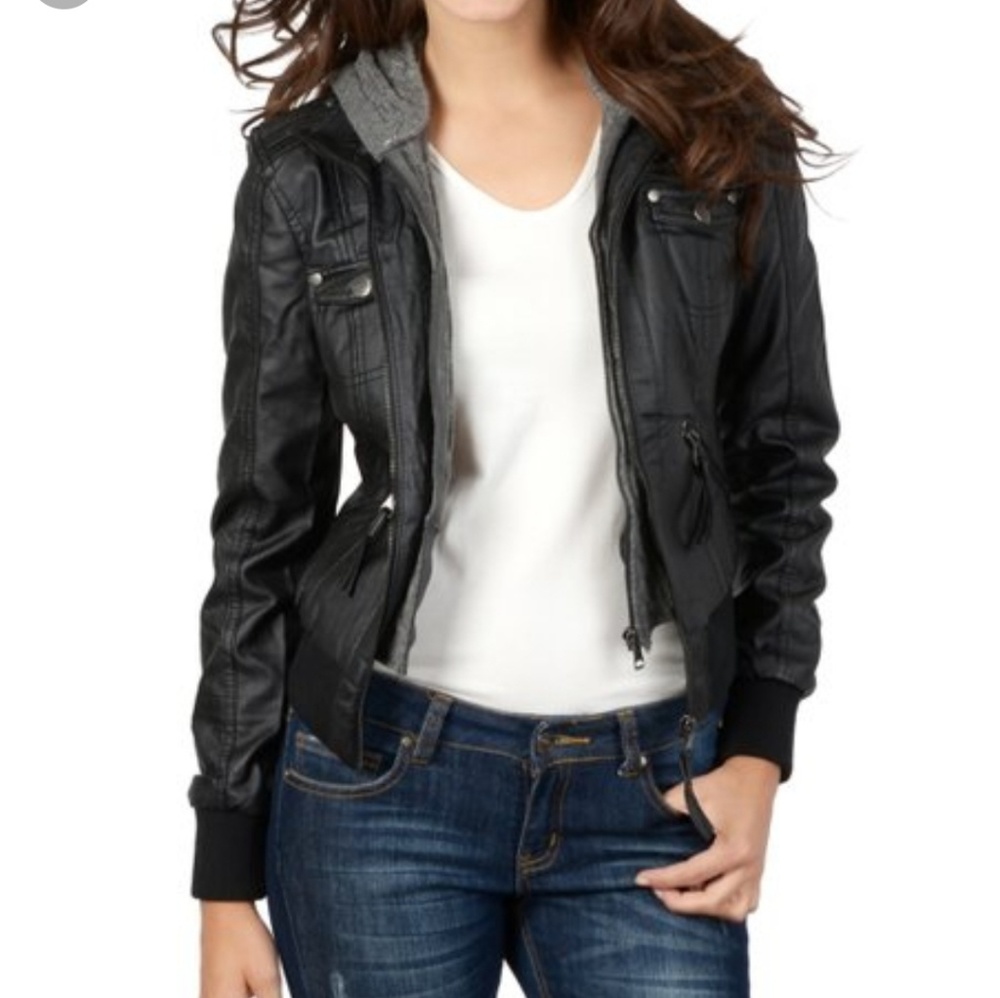 Ci Sona black jacket